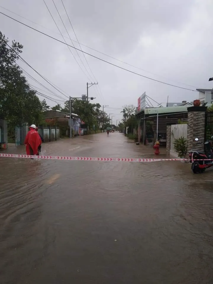 Nhiều địa phương cho học sinh nghỉ học do mưa lớn, ngập cục bộ ảnh 14