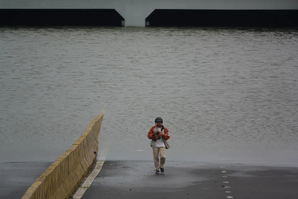 Một số khu vực ở Đà Nẵng vẫn còn ngập sâu, hàng ngàn ô tô, xe máy nằm khắp phố ảnh 2