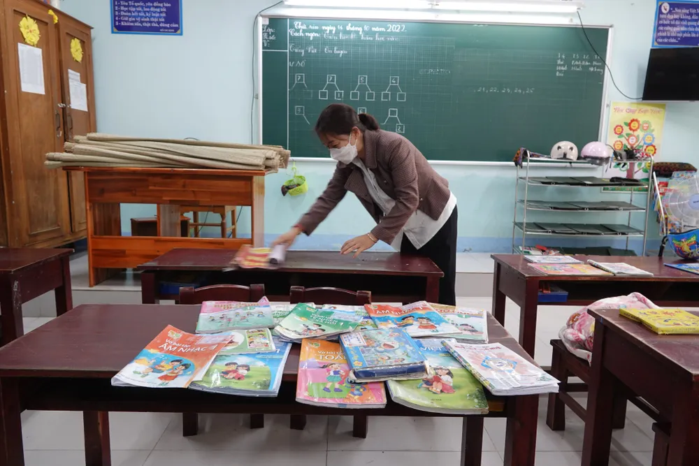 Đà Nẵng: Nhiều lực lượng tham gia khắc phục thiệt hại sau mưa lũ ảnh 9