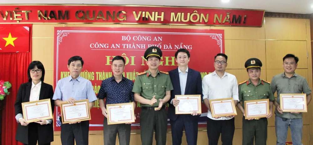 Công an TP Đà Nẵng khen thưởng các cơ quan báo chí, phóng viên phối hợp tuyên truyền hiệu quả về nhiệm vụ đảm bảo ANTT