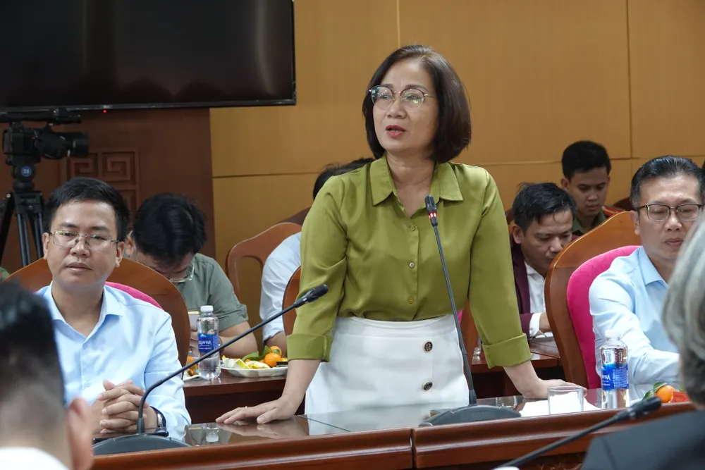 Bà Đinh Thị Thanh Hà, Phó Chủ tịch LĐLĐ TP Đà Nẵng đề cập các giải pháp đảm bảo ANTT