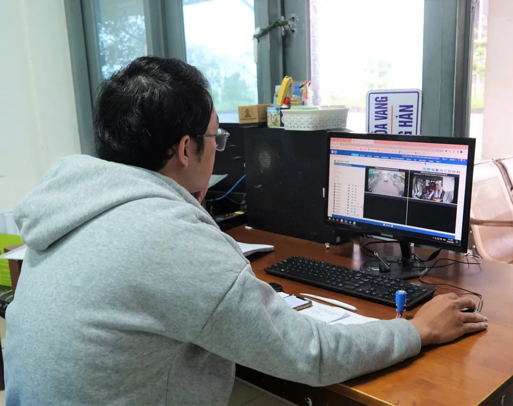 Camera trên xe buýt luôn hoạt động, đảm bảo sự an toàn của hành khách trên xe