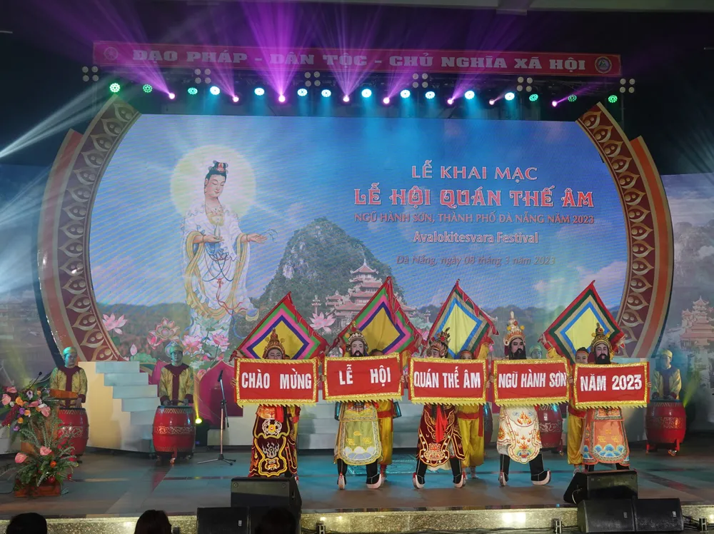 Biểu diễn nghệ thuật chào mừng Lễ hội Quán Thế Âm