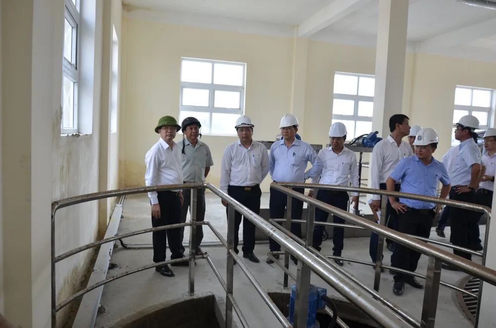 Đoàn công tác kiểm tra trạm bơm xử lý nước thải Sơn Trà