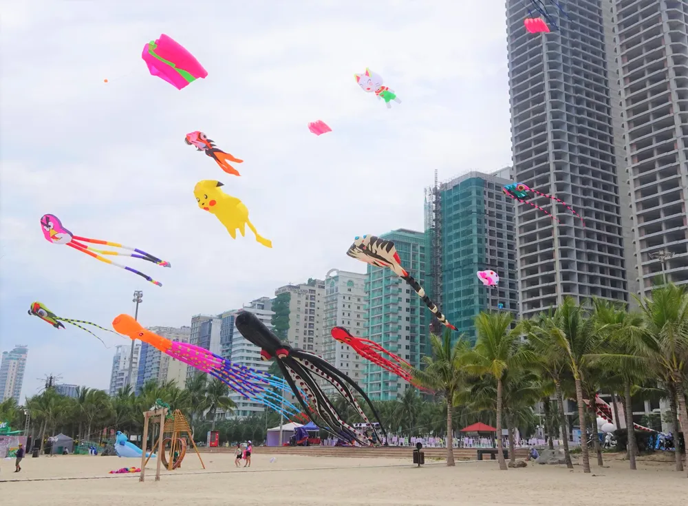 Thả diều nghệ thuật trên bãi biển Đà Nẵng Thả diều nghệ thuật trên bãi biển Đà Nẵng