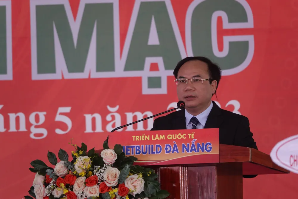 Ông Nguyễn Văn Sinh, Thứ trưởng Bộ Xây dựng phát biểu. Ảnh: XUÂN QUỲNH