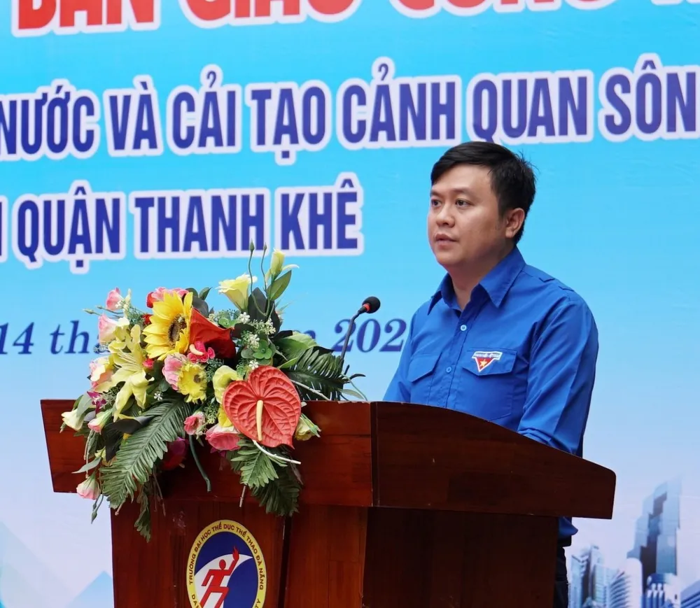 Ông Lê Công Hùng, Phó Bí thư Thành Đoàn, Chủ tịch Hội Sinh viên Việt Nam TP Đà Nẵng phát biểu
