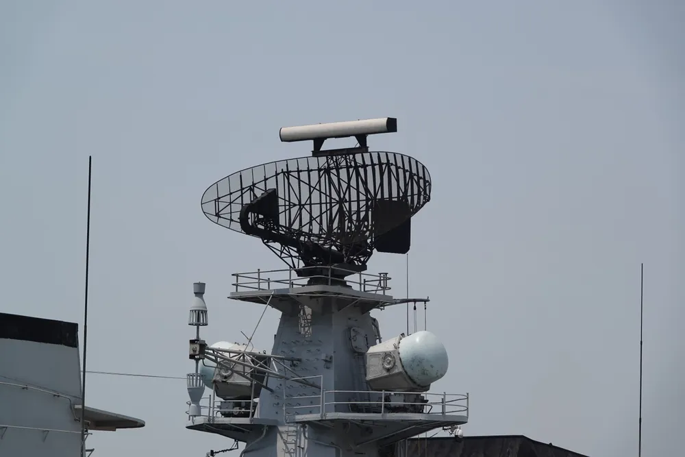 Tàu được trang bị hệ thống hiện đại. Ảnh: XUÂN QUỲNH