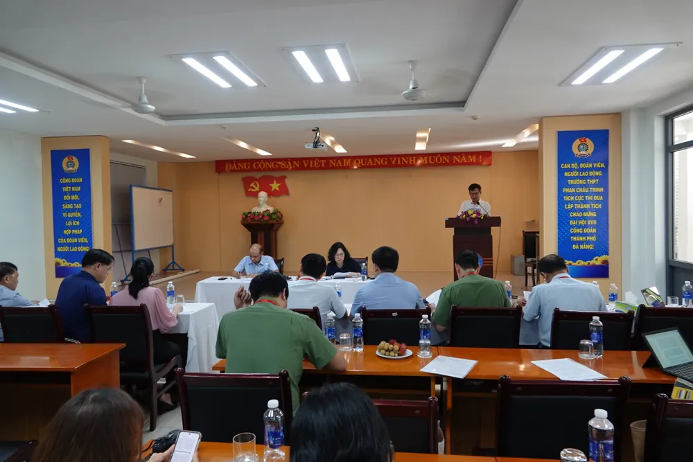 Toàn cảnh buổi làm việc. Ảnh: XUÂN QUỲNH