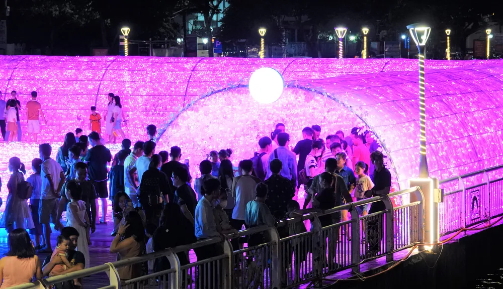 Đường vòm hoa anh Đào. Ảnh: XUÂN QUỲNH Đường vòm hoa anh Đào. Ảnh: XUÂN QUỲNH