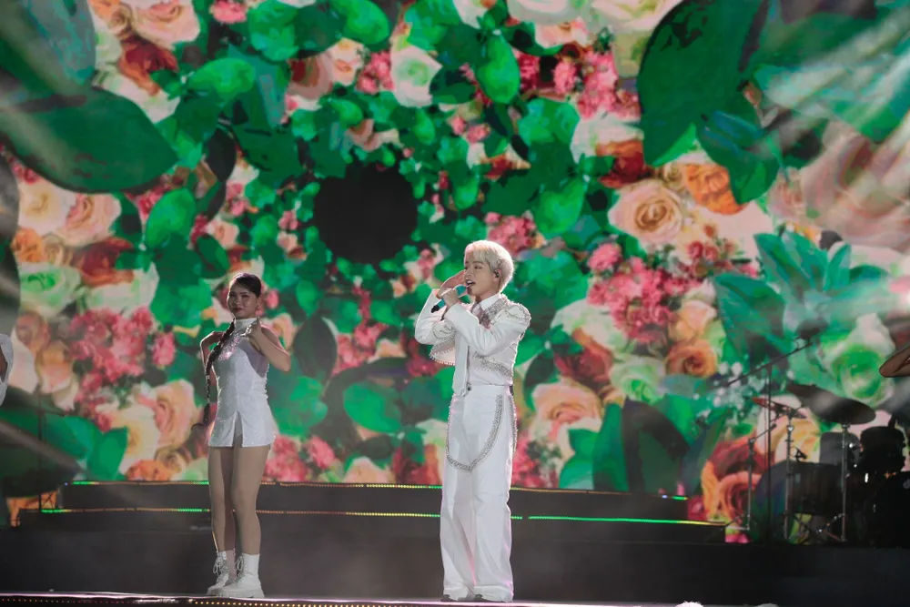 Đức Phúc với màn trình diễn ca khúc "Ngày đầu tiên". Ảnh: XUÂN QUỲNH