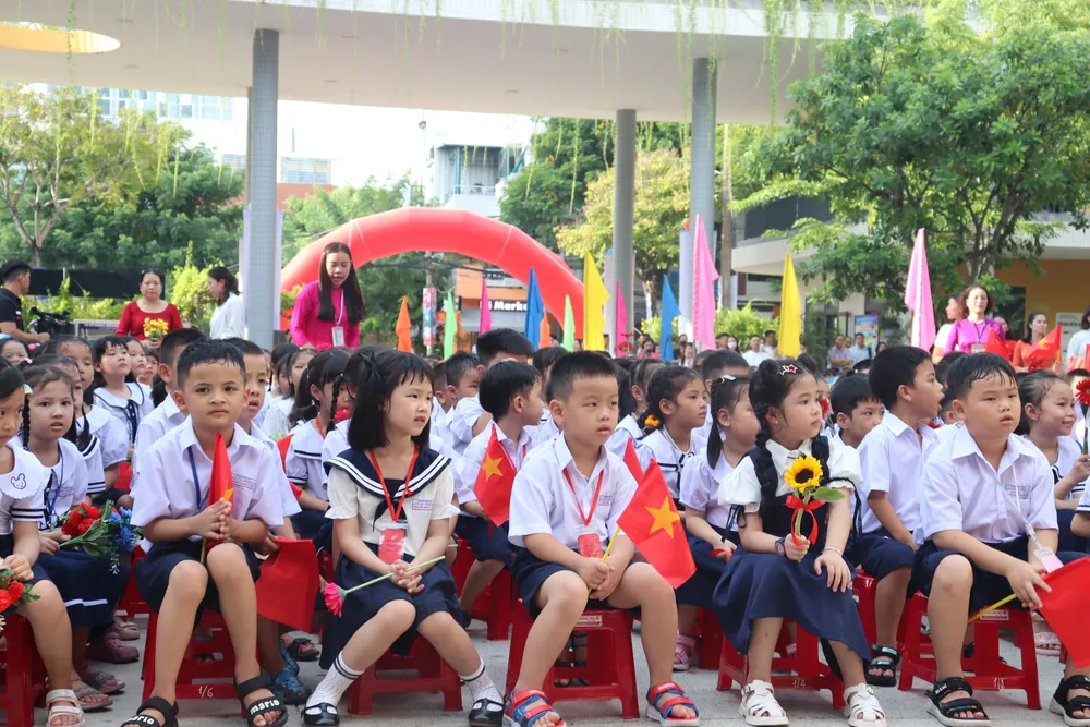 Học sinh lớp 1 Trường Tiểu học Lý Tự Trọng trong ngày khai giảng. Ảnh: XUÂN QUỲNH