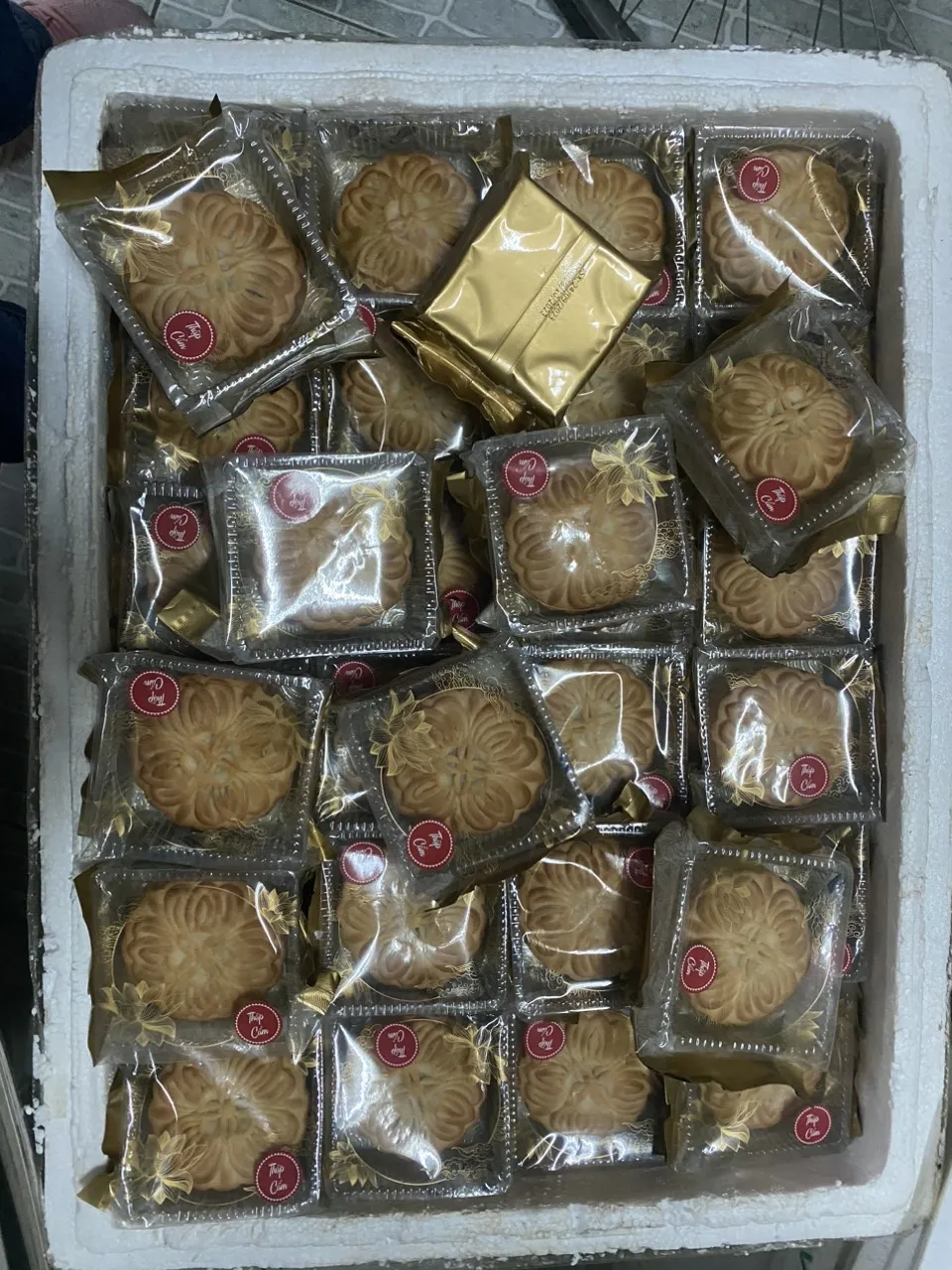 Ngày sản xuất không đúng với thời gian thực tế. Ảnh: XUÂN QUỲNH