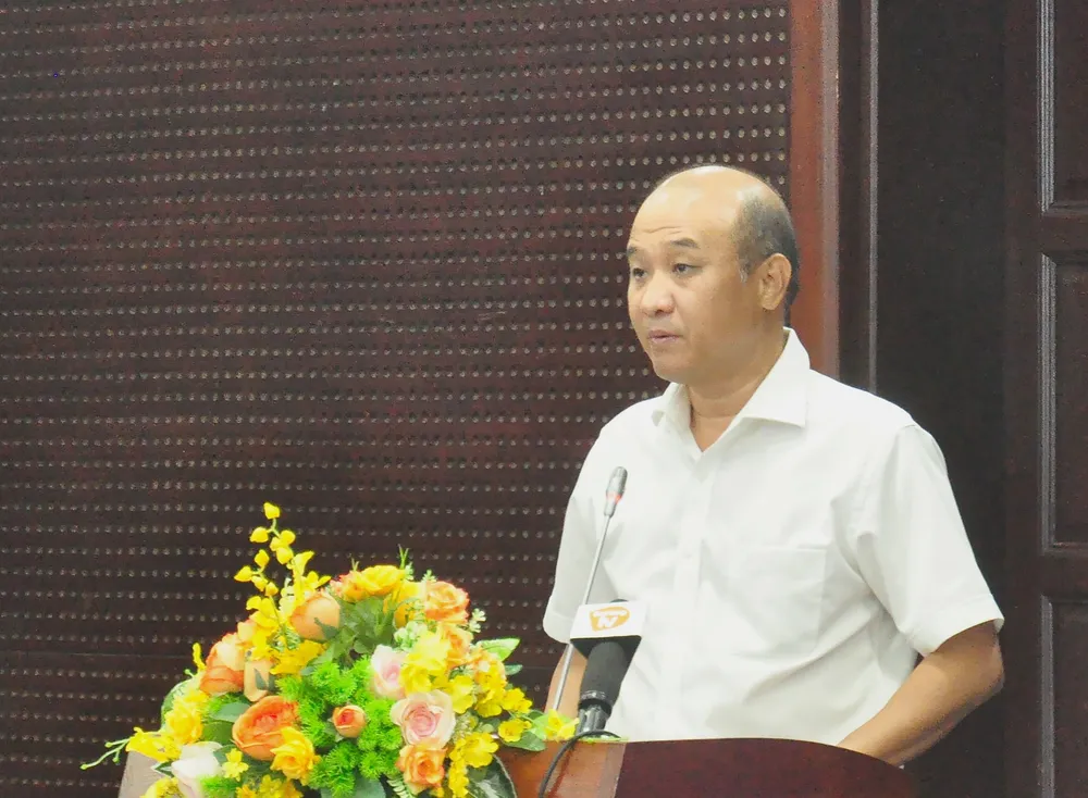 Ông Lê Quang Nam, Phó Chủ tịch UBND TP Đà Nẵng phát biểu đề dẫn. Ảnh: XUÂN QUỲNH