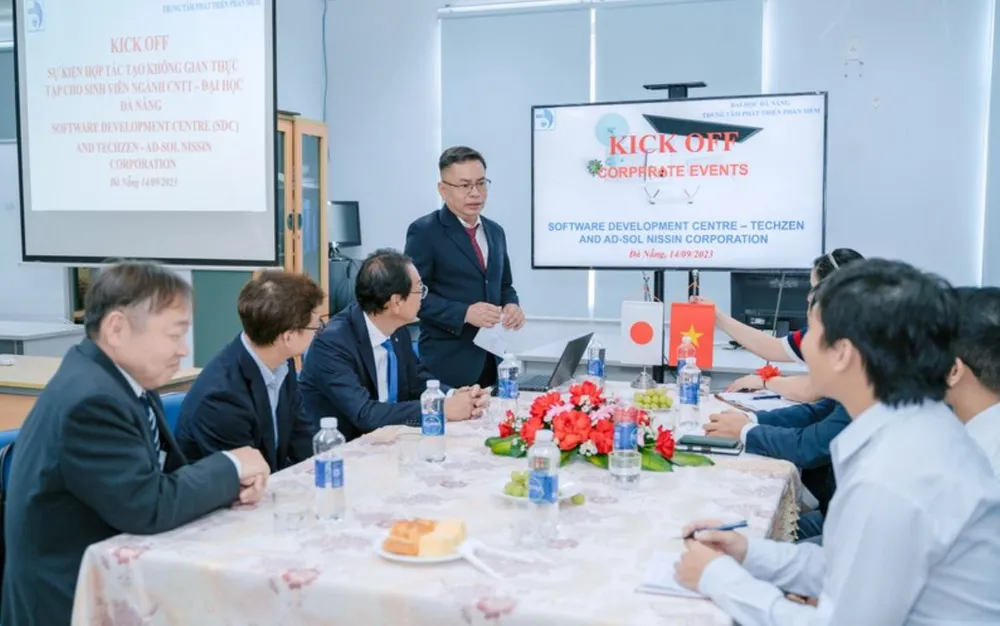 Đại học Đà Nẵng ký kết với các tập đoàn lớn trong đào tạo nghiên cứu khoa học, mở thêm cơ hội để sinh viên thực hành, hỗ trợ học bổng