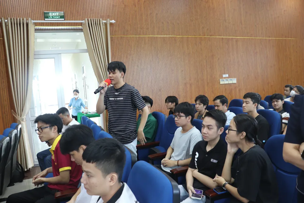 Sinh viên theo đuổi ngành vi mạch bán dẫn vẫn còn khá ít. Ảnh: XUÂN QUỲNH