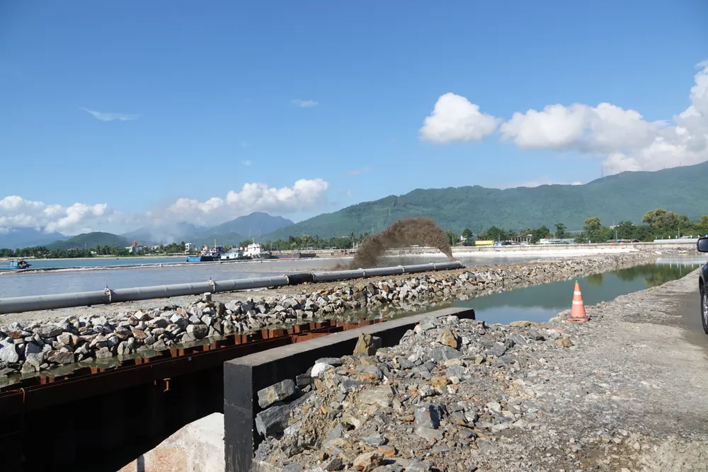 Toàn cảnh Cảng Liên Chiểu. Ảnh: XUÂN QUỲNH