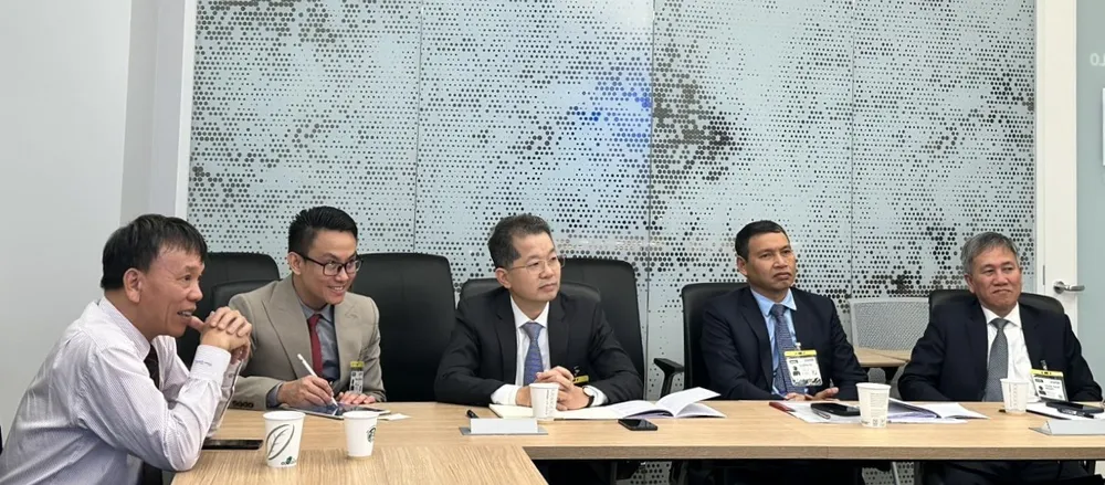 Đoàn công tác tại buổi làm việc