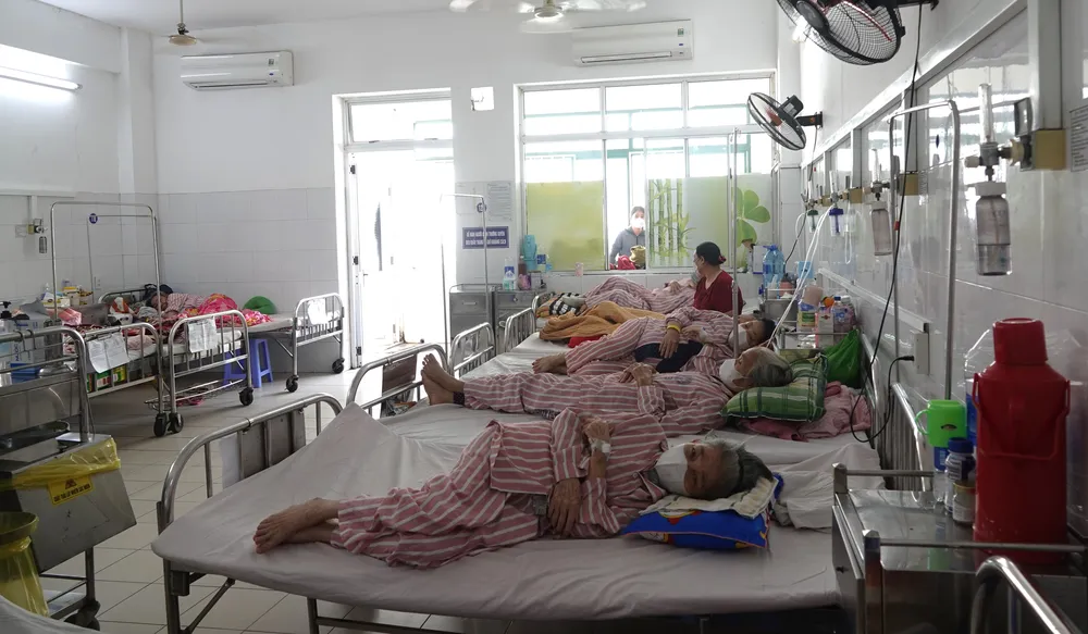 Phòng bệnh 505 của Khoa Nội hô hấp thuộc Bệnh viện Đà Nẵng. Ảnh: XUÂN QUỲNH