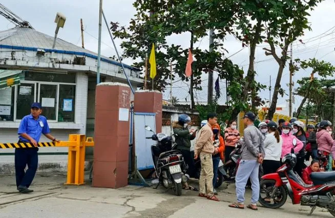 Hàng chục công nhân Công ty CP Keyhinge Toys Việt Nam tập trung đòi tiền lương, tiền chế độ 