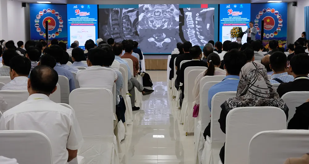 Quang cảnh Hội nghị.jpg