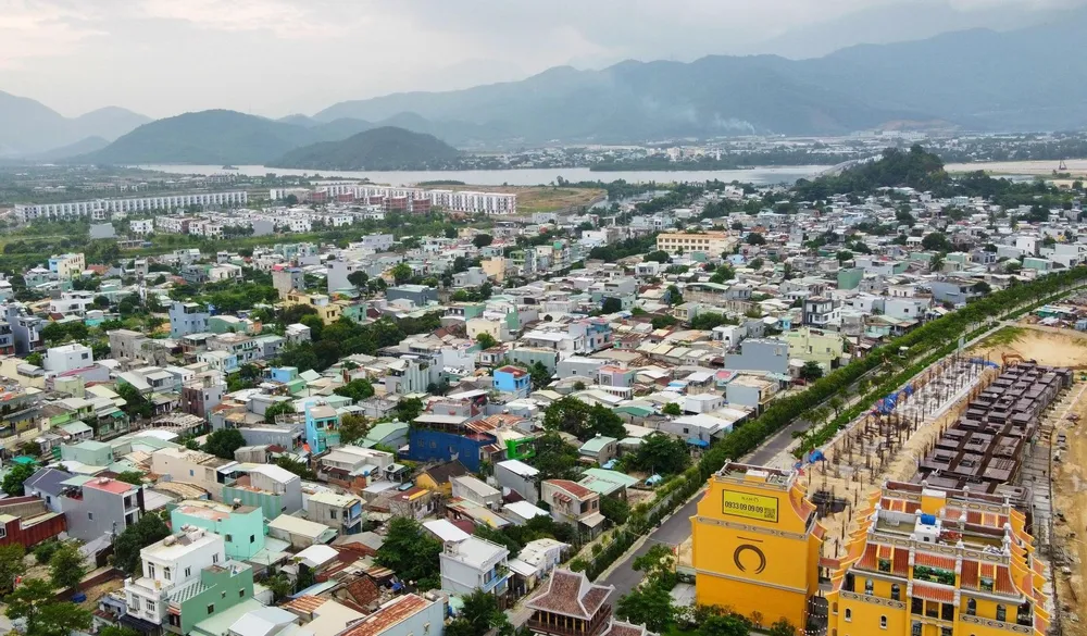 Khu du lịch sinh thái Nam Ô và các khu công nghiệp tạo nên diện mạo mới cho Liên Chiểu. Ảnh: XUÂN QUỲNH