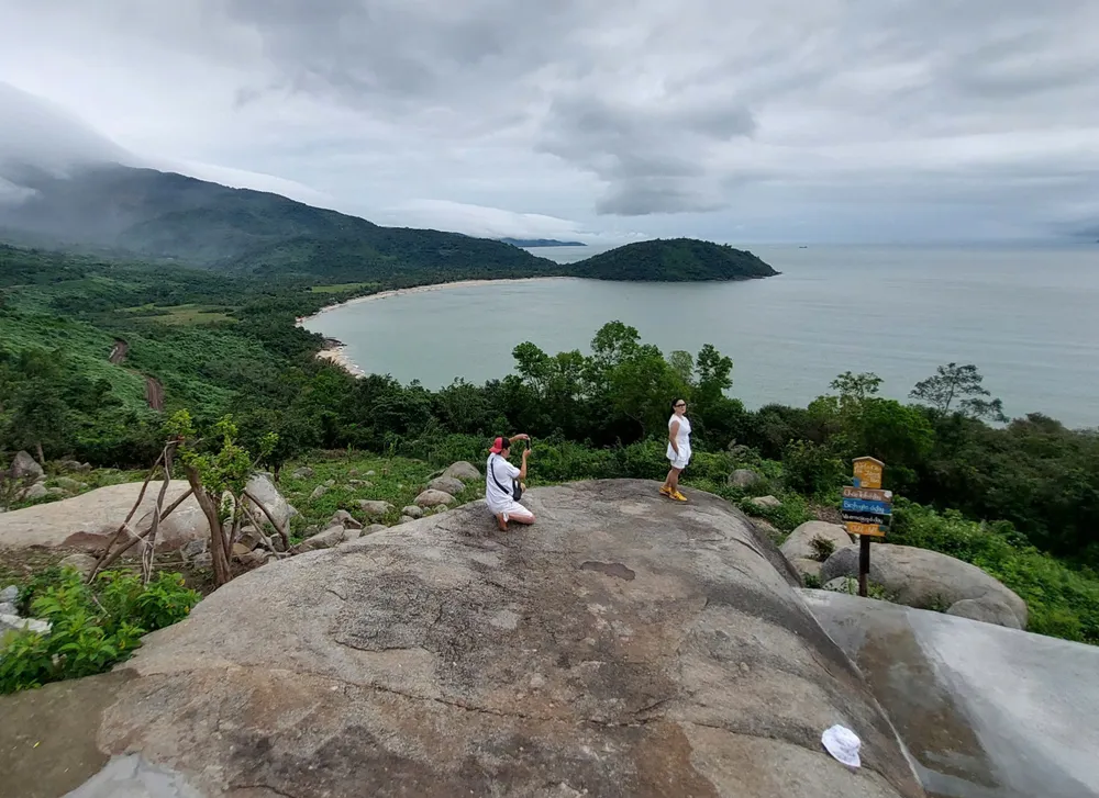 Làng Vân nằm ở chân đèo Hải Vân được quy hoạch xây dựng khu phức hợp du lịch và đô thị nghỉ dưỡng. Ảnh: XUÂN QUỲNH