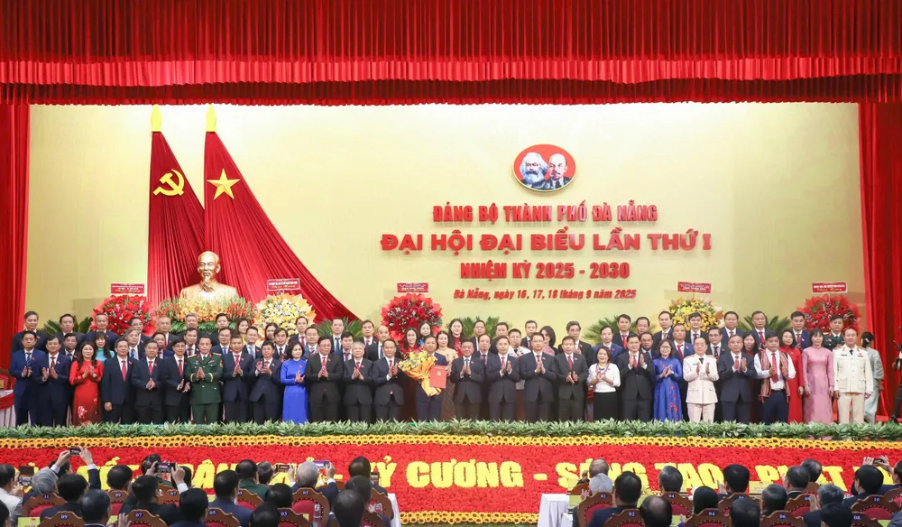 75 đồng chí thuộc Ban Chấp hành Đảng bộ TP Đà Nẵng nhiệm kỳ 2025 – 2030. Ảnh: XUÂN QUỲNH