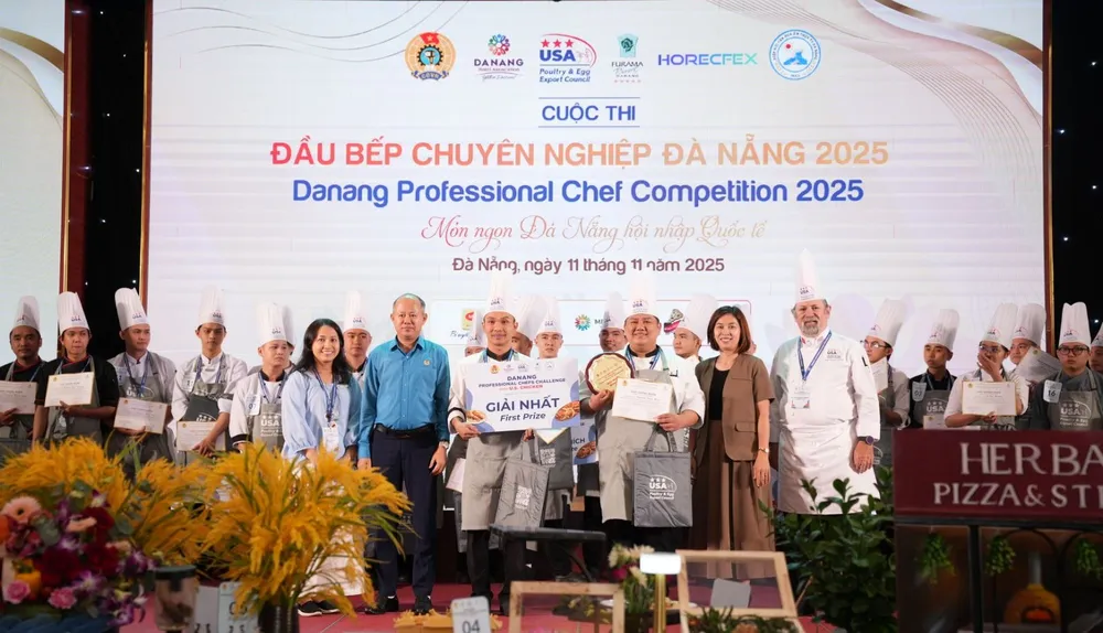 Hình 3_ Chúc mừng các đội thi đã chiến thắng vô cùng thuyết phục với những món ăn vô cùng đặc sắc về cả hương vị và hình thức.jpg