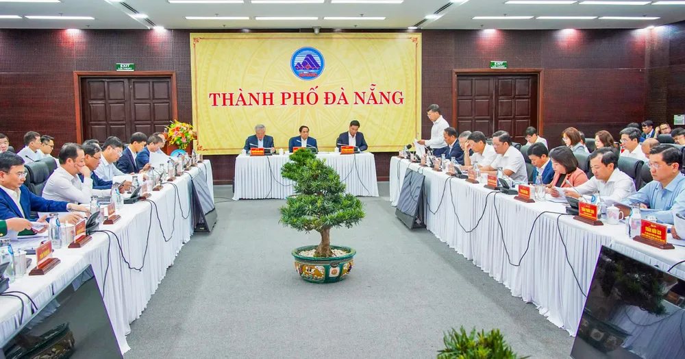 Thủ tướng Phạm Minh Chính và đoàn công tác làm việc với Ban Thường vụ Thành ủy Đà Nẵng
