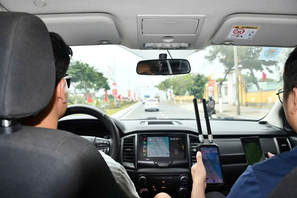 Lực lượng chức năng tiến hành truy tìm thiết bị bay không người lái xâm nhập khu vực cấm bay