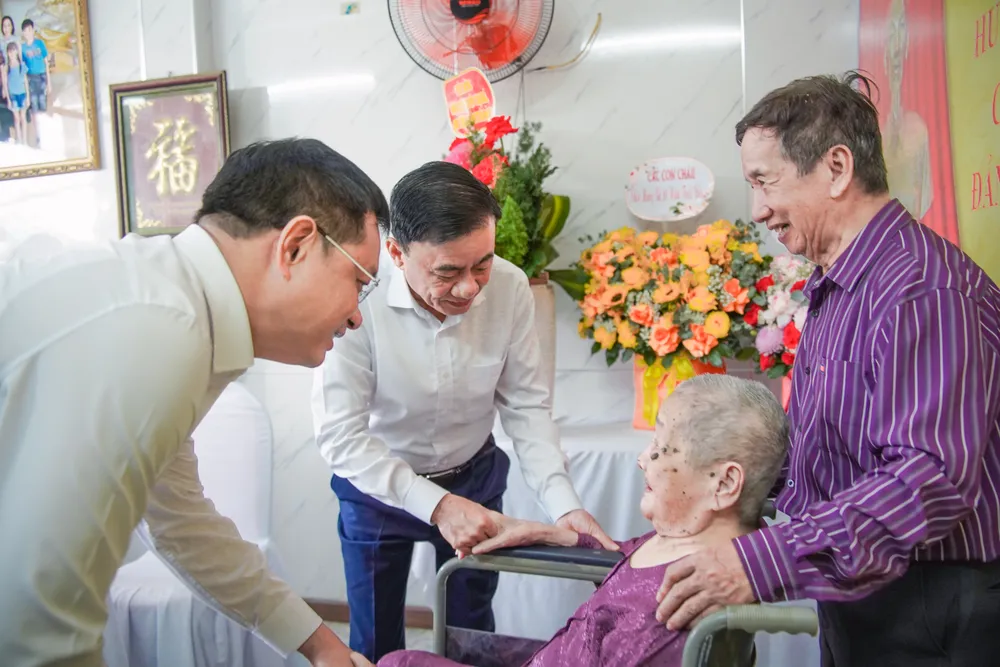 TRAO HUY HEU DANG (2).jpg