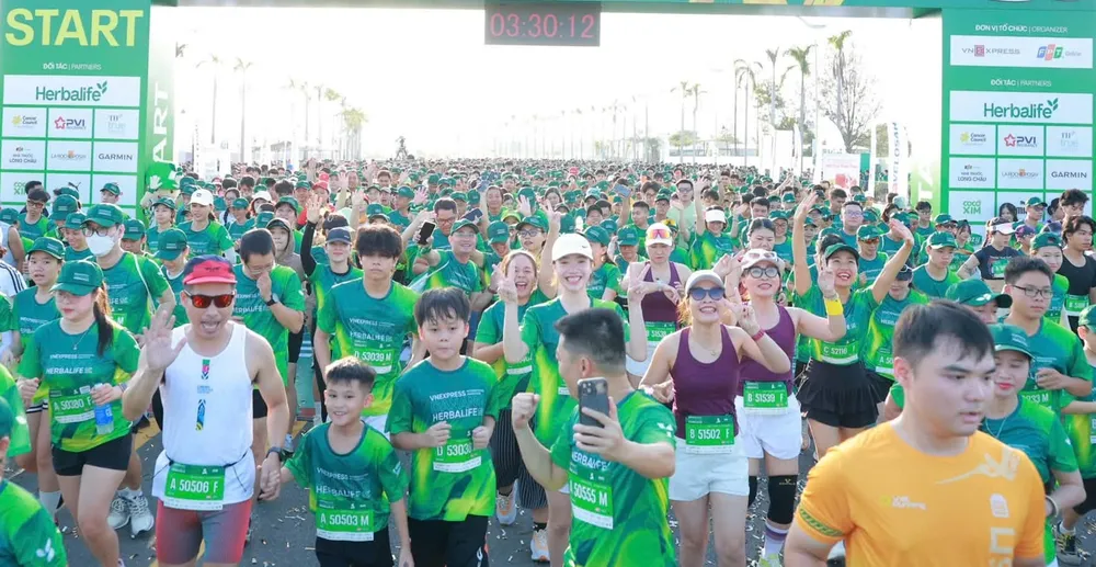 Cự ly 5km xuất phát cuối cùng vào lúc 6 giờ 30 phút ngày 19-7