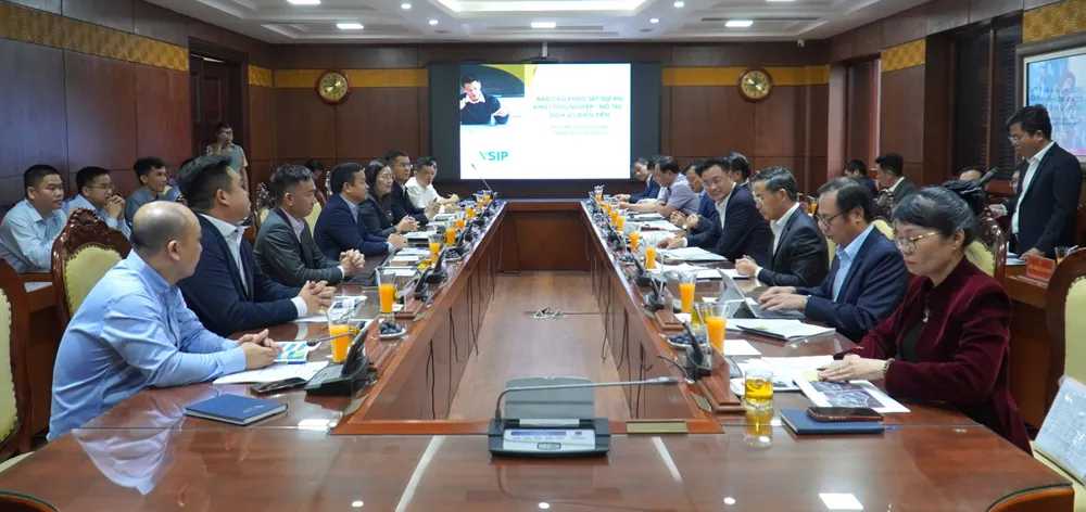 Thường trực Thành ủy Đà Nẵng làm việc với Tập đoàn VSIP Việt Nam về nghiên cứu dự án đầu tư xây dựng và kinh doanh kết cấu hạ tầng khu công nghiệp tại Khu công nghiệp - đô thị - dịch vụ Điện Tiến (phường Điện Bàn Bắc, TP Đà Nẵng)