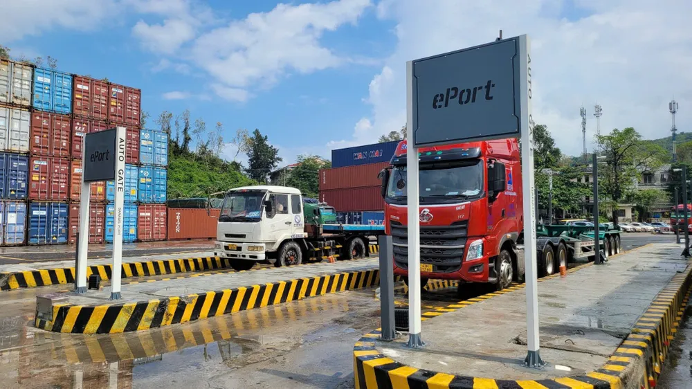 Thực hiện thủ tục hàng hóa tại cổng tự động của Cảng Đà Nẵng