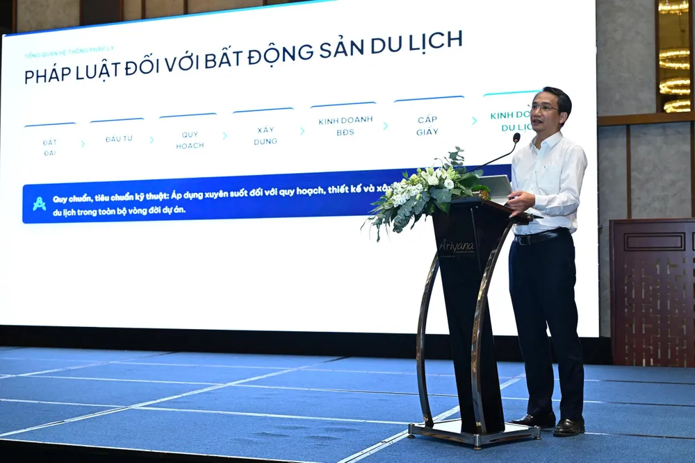 Ông Vương Duy Dũng, Phó Cục trưởng Cục Quản lý nhà và thị trường bất động sản phát biểu tại diễn đàn. Ảnh: XUÂN QUỲNH