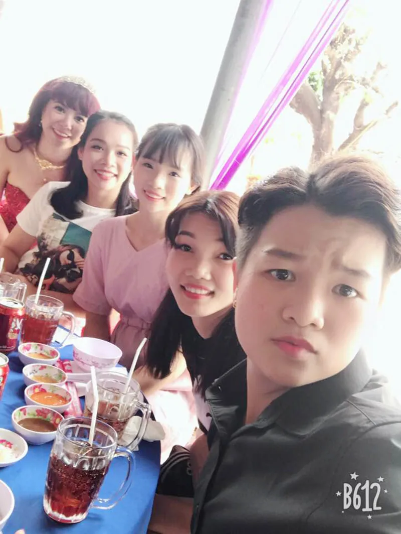 Sao nữ bóng chuyền chúc mừng hạnh phúc của chuyền 2 Hồng Đào ảnh 7