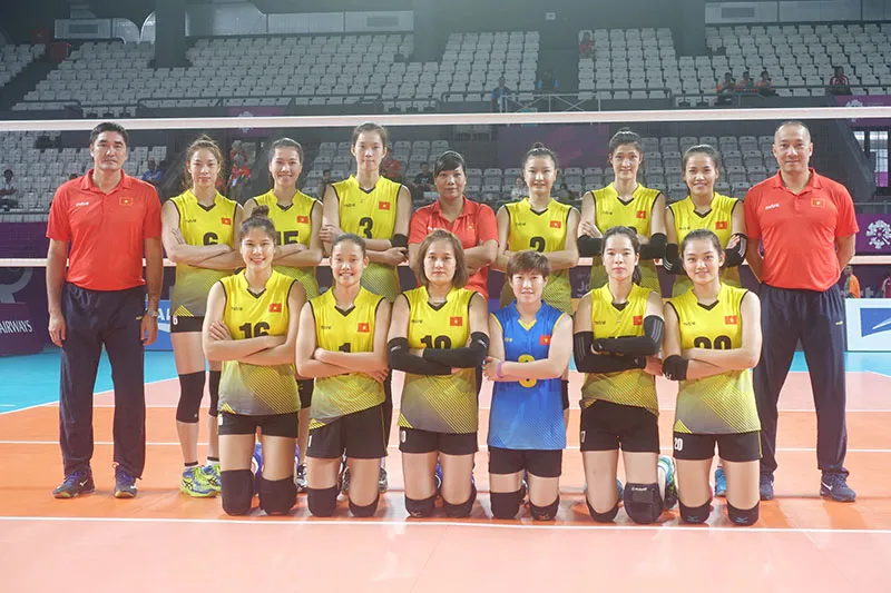 Châu Tuyết Vân thắng trận đầu, chân dài bóng chuyền ra quân ảnh 1