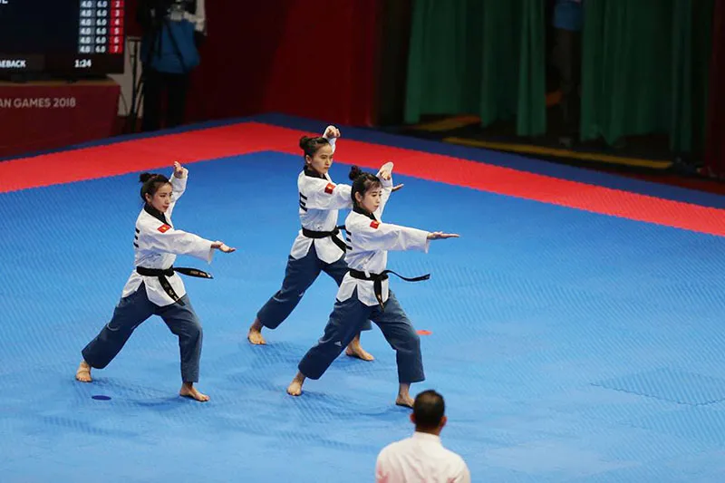 Châu Tuyết Vân thắng trận đầu, chân dài bóng chuyền ra quân ảnh 5