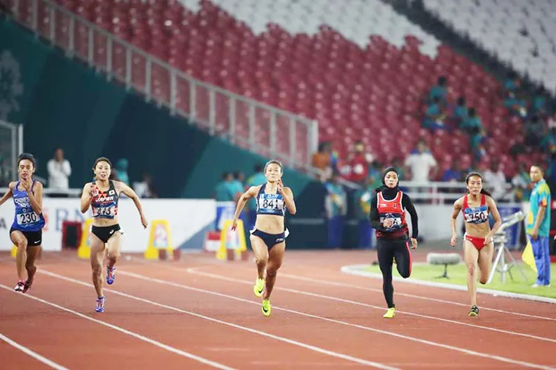 VĐV Lê Tú Chinh (841) sẽ thi dấu bán kết cự ly 100m nữ. Ảnh: DŨNG PHƯƠNG