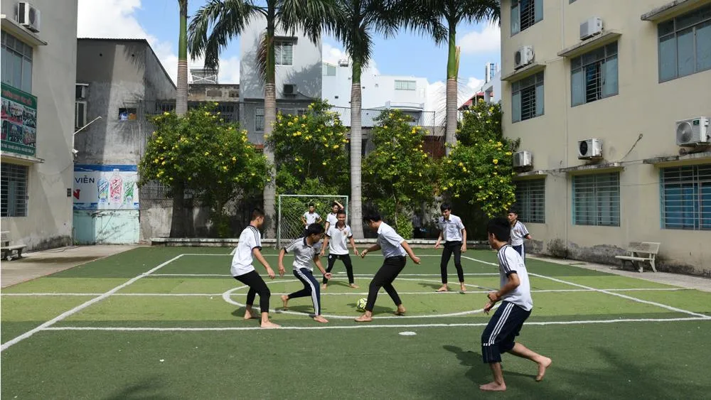 Trường THPT Vĩnh Viễn: Xây dựng môi trường sư phạm tiên tiến, hiện đại ảnh 2