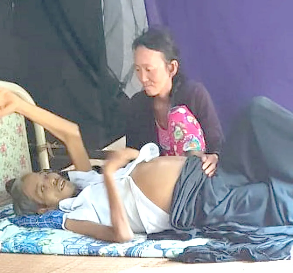 Gia đình nông dân nghèo kiệt quệ vì ung thư ảnh 1