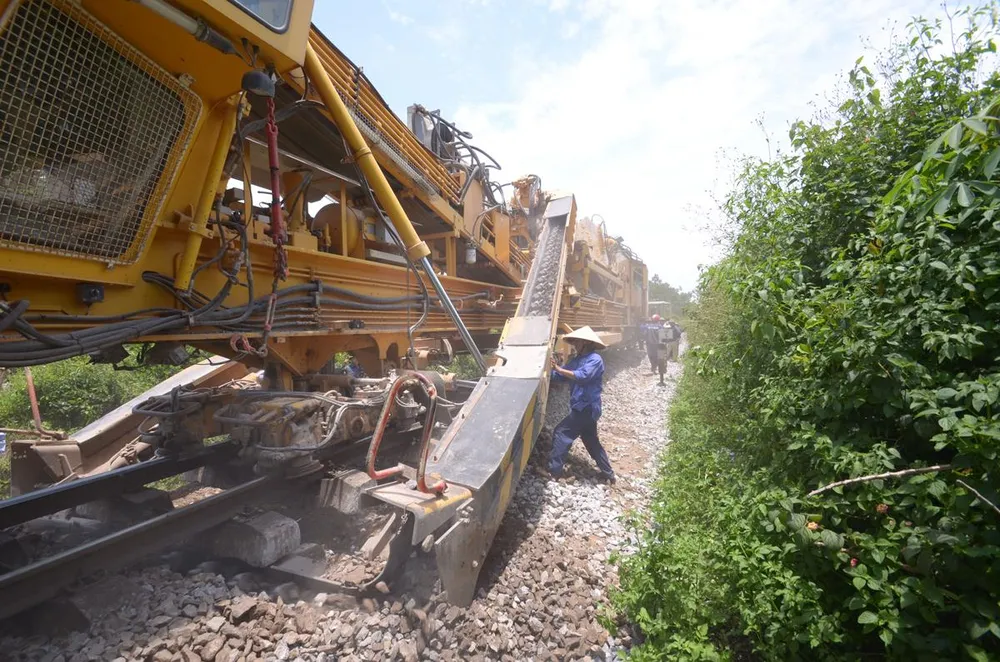 Hiu hắt đường sắt - Bài 5: Có cần đường sắt cao tốc 350km/giờ? ảnh 1