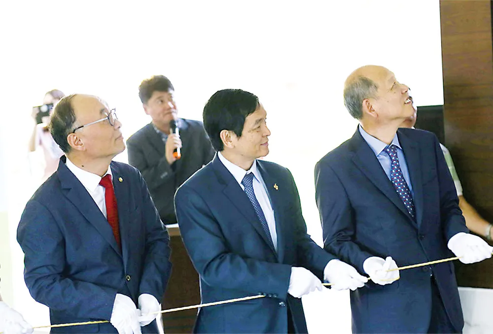 Hòa Bình Tài trợ 100.000 USD cho Quỹ khuyến học ADF - COBI Hàn Quốc ảnh 1