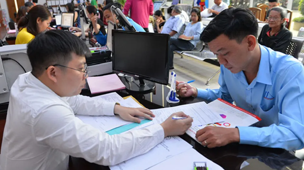 Mệt mỏi với thủ tục hành chính ảnh 1