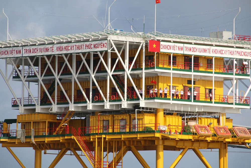 Chở mùa xuân ra nhà giàn ảnh 1