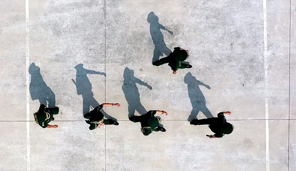 Lính Biên phòng thành phố giữ bình yên cho dân đón Tết ảnh 6