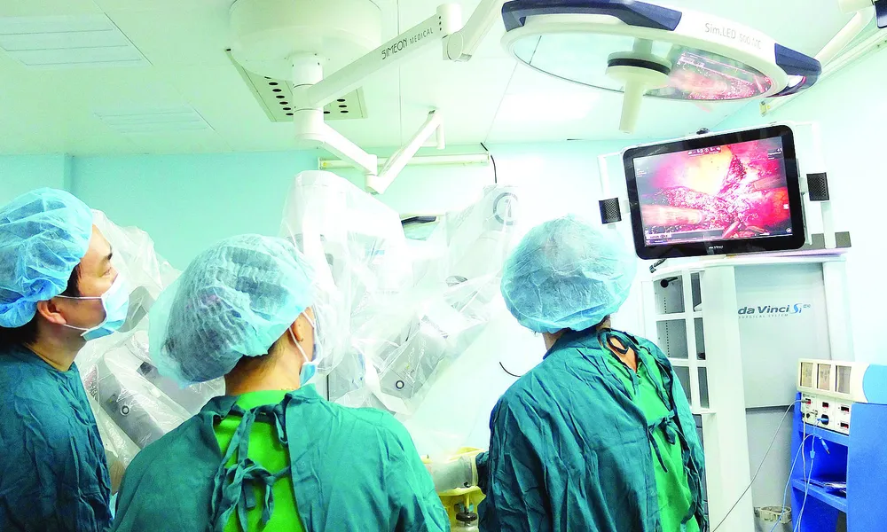 Chúng ta không để là những con người thụ động giữa một thế giới các rô bốt ảnh 2