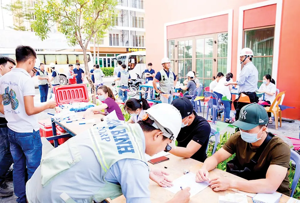 CB-CNV Tập đoàn Hòa Bình tham gia Giọt hồng yêu thương 2020 - đợt 1 tại Phú Quốc ảnh 1