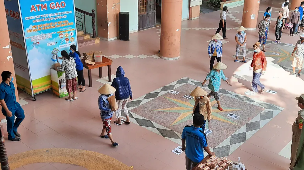  Thêm một máy “ATM gạo” được lắp đặt tại quận Tân Bình ảnh 4